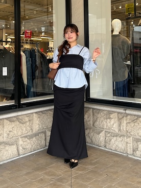「Thevon（ゼボン）のビスチェ×袖リボンシャツ（シャツ/ブラウス、ブルー系）」を使った、momoさん（レディース・159cm）の春コーディネート