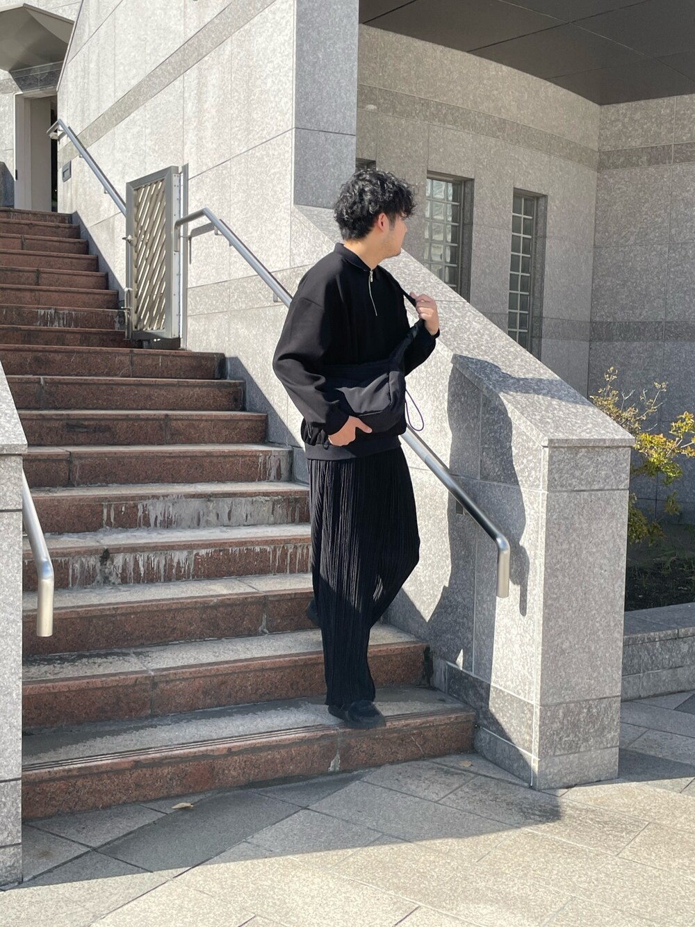 Lui's（ルイス）の「プリーツベロアイージーパンツ（）」 - WEAR