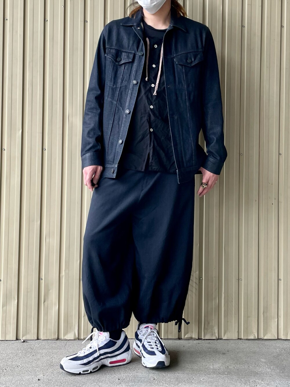 LAD MUSICIANのデニムジャケットを使った人気ファッション