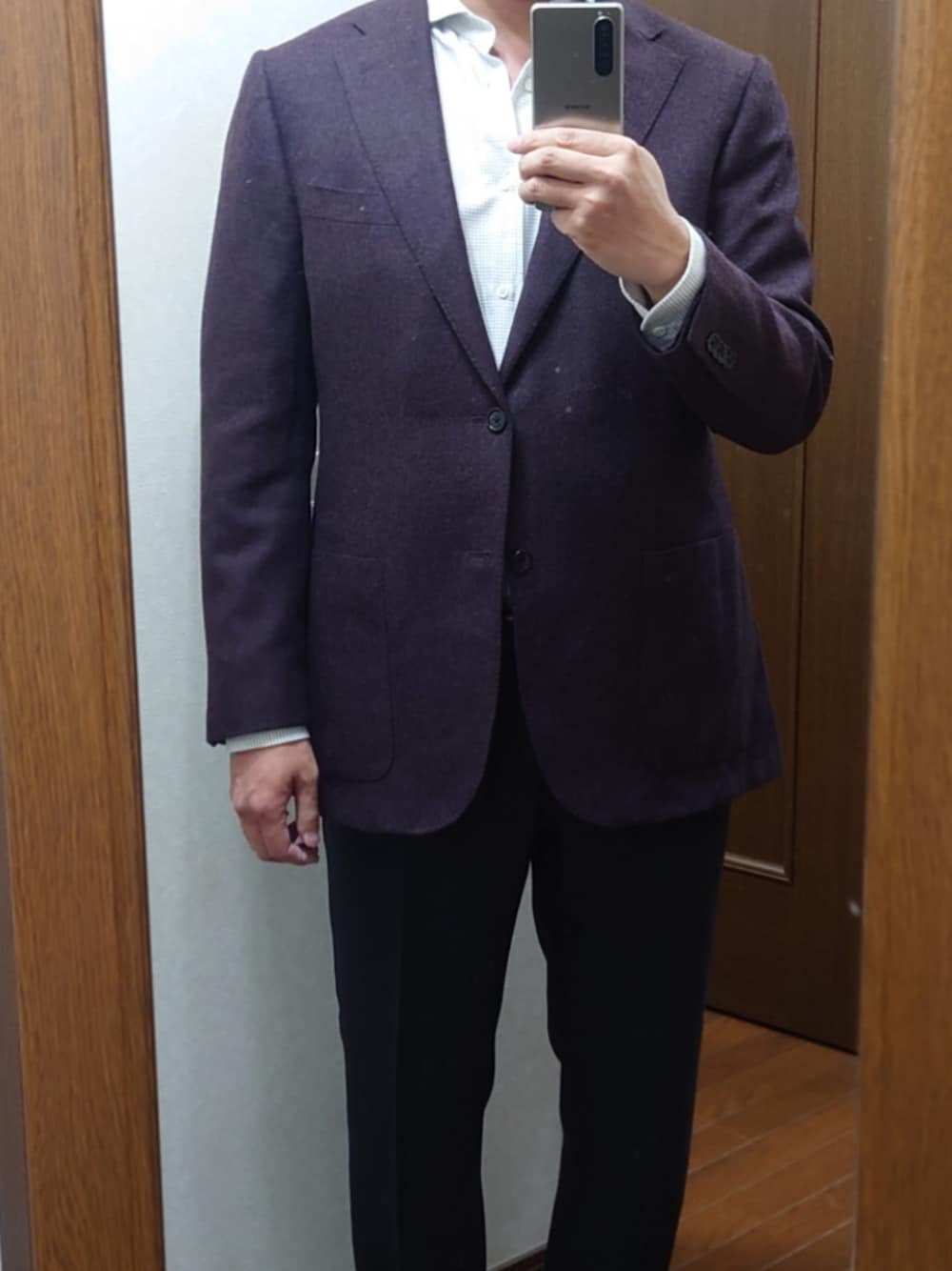 「メンズファッション、お洒落さんとつながりたい、今日のコーデ、大人カジュアル、休日コーデ」｜「CORNELIANIのアイテム（テーラードジャケット、パープル系）」を使った、corneliani manさん（メンズ・178cm）の冬コーディネートの1枚目の写真