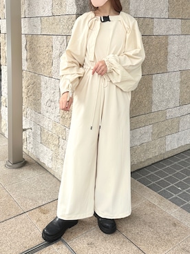 「オールホワイト」｜「アイテム（サロペット/オーバーオール）」を使った、minamiさん（レディース・158cm）の冬コーディネート