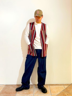 「アイテム（ベスト、レッド系）」を使った、清野さん（メンズ・174cm）の秋コーディネート