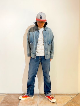 「アイテム（スニーカー、オレンジ系）」を使った、清野さん（メンズ・174cm）の秋コーディネート