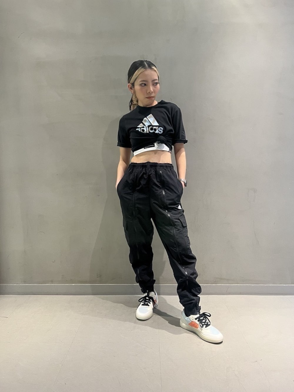 KY(アディダス ブランドコアストア 名古屋)｜adidasのTシャツ