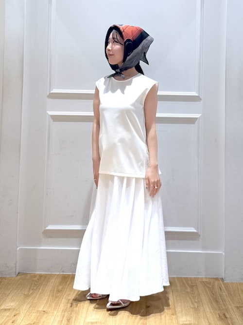 新品未使用に近い品　Tシャツ　半袖　ポンチョ風　ノースリーブ セール】NEWSTARポンチノースリーブTシャツ（Tシャツ/カットソー