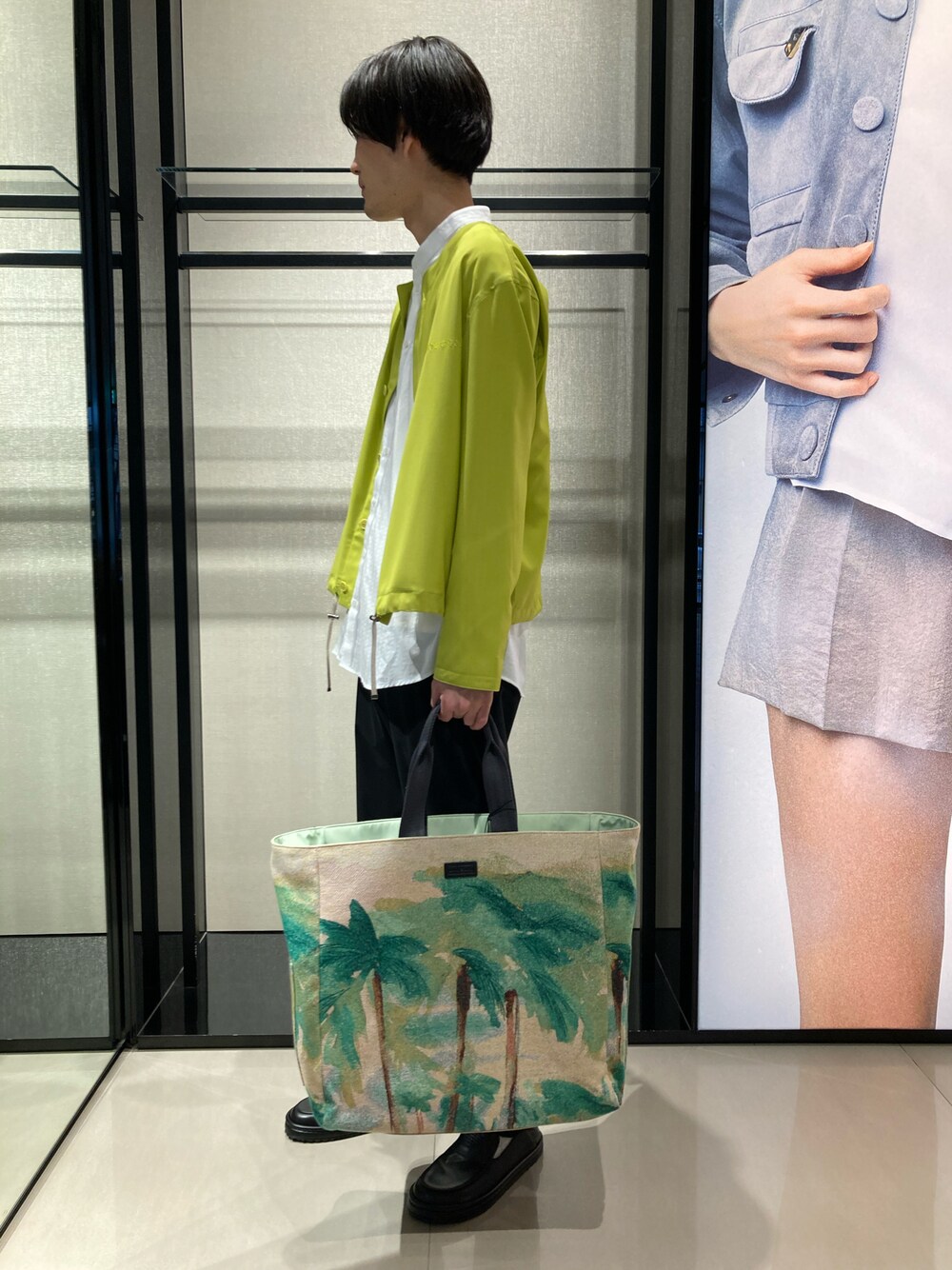 「EMPORIO ARMANI、EMPORIOARMANI、エンポリオアルマーニ、カジュアルコーデ、今日のコーデ、休日スタイル、オトナカジュアル、メンズファッション、春、春服、春カラー、シャツスタイル、ノーカラーシャツ、レザーシューズ」｜「EMPORIO ARMANIのアイテム（ノーカラージャケット、イエロー系）」を使った、OKABEさん（メンズ・190cm）の春コーディネートの1枚目の写真