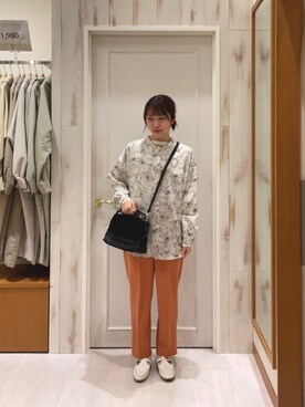 「Samansa Mos2 blue（サマンサモスモスブルー）のアイテム（パンツ、オレンジ系）」を使った、ヒラノキサさん（レディース・156cm）の春コーディネート