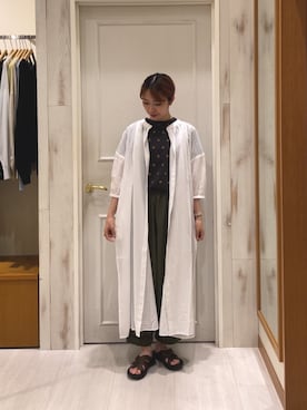 「オフホワイト」｜「アイテム（サンダル）」を使った、ヒラノキサさん（レディース・155cm）の夏コーディネート