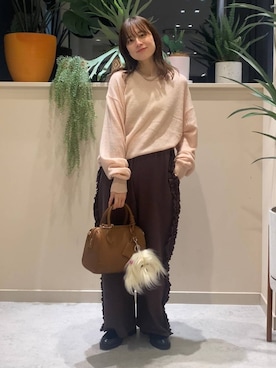 「アイテム（キーホルダー、ホワイト系）」を使った、ゆーみさん（レディース・156cm）の秋コーディネート