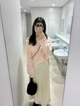 「LOWRYS FARM（ローリーズファーム）のストレッチサテンスカート　 290120（スカート、ホワイト系）」を使った、ゆーみさん（レディース・156cm）の春コーディネート