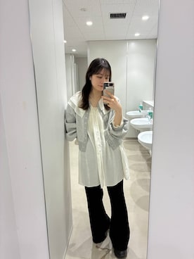 「LOWRYS FARM（ローリーズファーム）のヨウリュウフリルチュニックブラウス　638707（シャツ/ブラウス、ホワイト系）」を使った、ゆーみさん（レディース・156cm）の春コーディネート