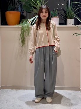 「LOWRYS FARM（ローリーズファーム）のイージーワイドコクーンパンツ 327286（その他パンツ、グレー系）」を使った、ゆーみさん（レディース・156cm）の春コーディネート