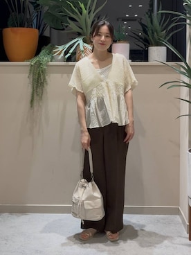 「LOWRYS FARM（ローリーズファーム）のスタイルＵＰクロスカップキャミ　100757（Tシャツ/カットソー、ホワイト系）」を使った、ゆーみさん（レディース・156cm）の夏コーディネート