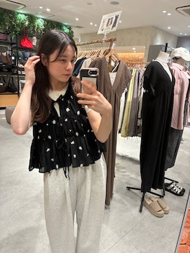 「LOWRYS FARM（ローリーズファーム）のカットイージーコクーンパンツ　292362（スウェットパンツ、グレー系）」を使った、ゆーみさん（レディース・156cm）の夏コーディネート
