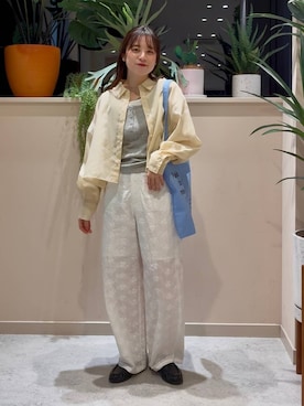 「LOWRYS FARM（ローリーズファーム）のシアーシャツＬＳ  605853（シャツ/ブラウス、イエロー系）」を使った、ゆーみさん（レディース・156cm）の春コーディネート