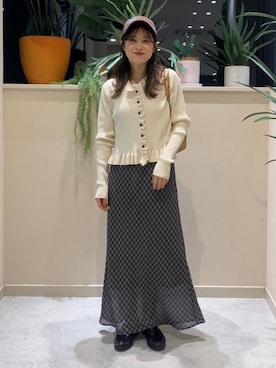 「LOWRYS FARM（ローリーズファーム）のチェーンハンドルＢＡＧ 607917（ショルダーバッグ、ベージュ系）」を使った、ゆーみさん（レディース・156cm）の春コーディネート