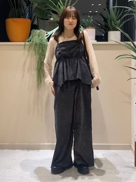 「アイテム（サロペット/オーバーオール、グレー系）」を使った、ゆーみさん（レディース・156cm）の秋コーディネート