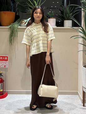 「LOWRYS FARM（ローリーズファーム）のストレッチサテンスカート　 290120（スカート、ブラウン系）」を使った、ゆーみさん（レディース・156cm）の夏コーディネート