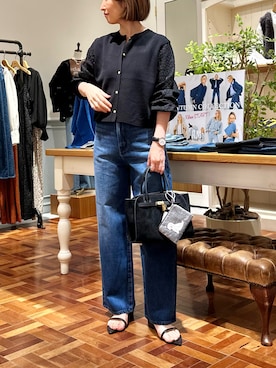 「アイテム（ポーチ、グレー系）」を使った、Yamazakiさん（レディース・157cm）の秋コーディネート