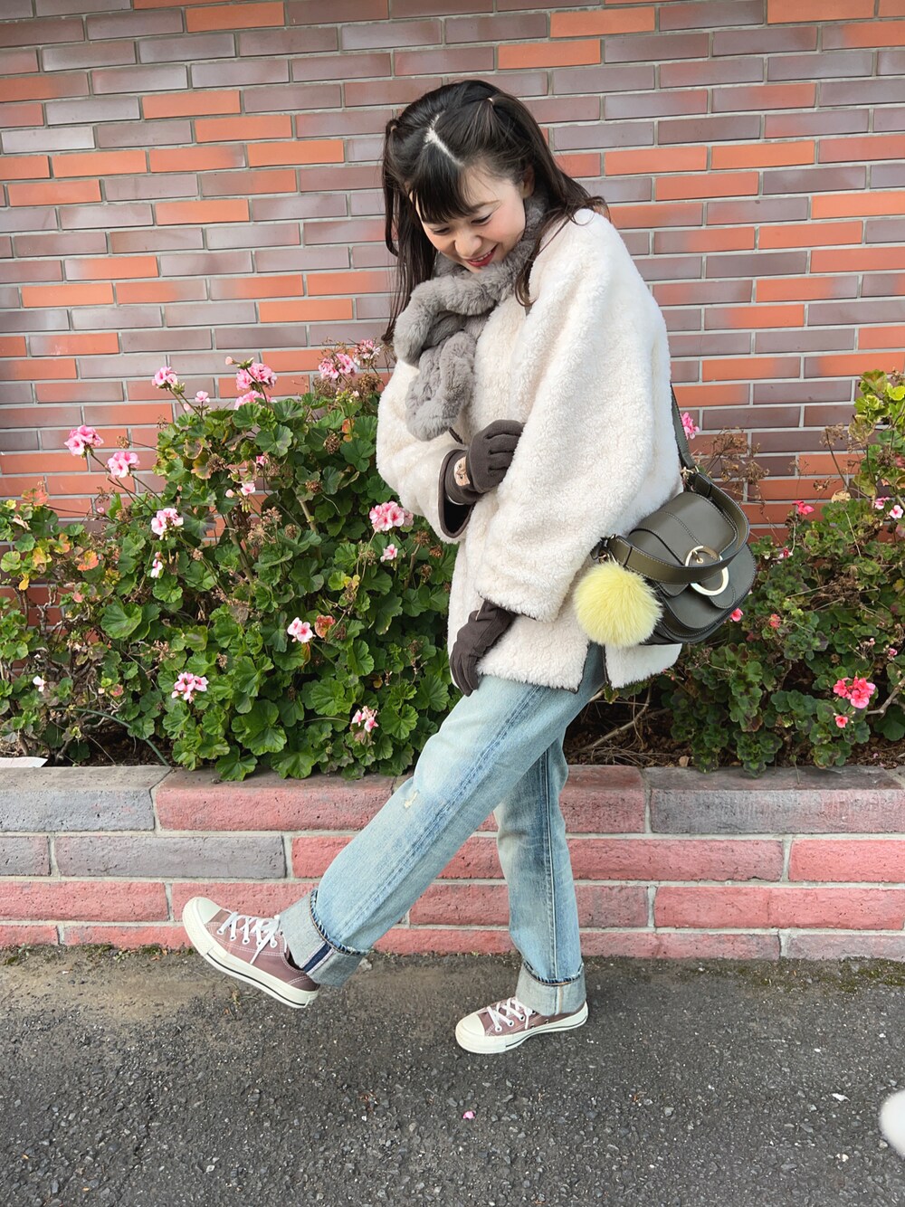 「デニムコーデ」｜「CASA FLINEのアイテム（モッズコート、ホワイト系）」を使った、chaozu/chami さん（レディース・160cm）の冬コーディネートの1枚目の写真