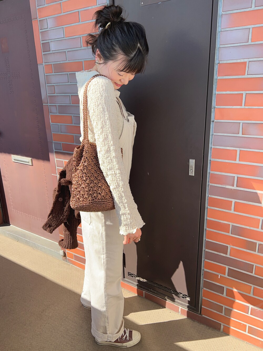 「クリンプトップス、CITEN、ベージュコーデ」｜「CITENのアイテム（Tシャツ/カットソー、ベージュ系）」を使った、chaozu/chami さん（レディース・160cm）の冬コーディネートの1枚目の写真