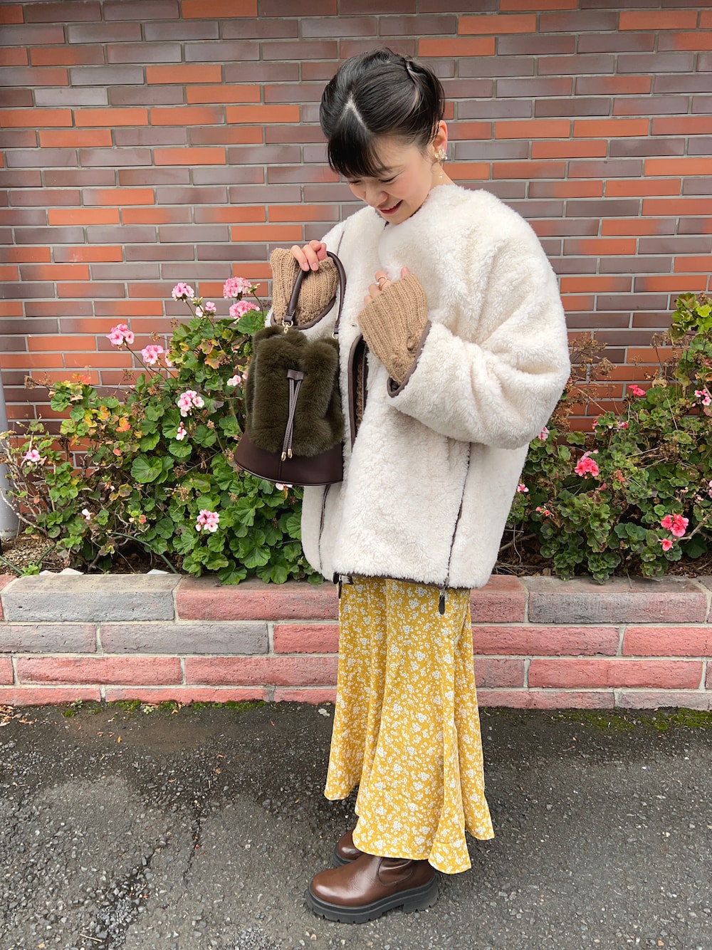 「CASA FLINEのアイテム（モッズコート、ホワイト系）」を使った、chaozu/chami さん（レディース・160cm）の冬コーディネートの1枚目の写真