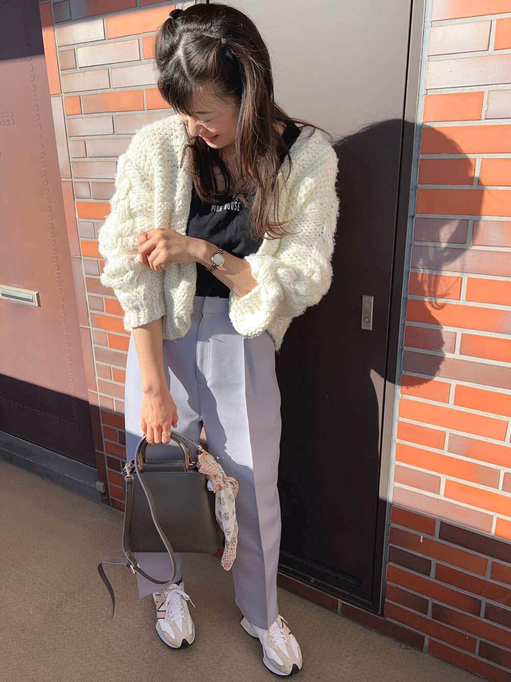 「FURFUR(FURFUR)、ファファー、パープルコーデ、パープル×黒、スポーティ、スポーツミックス」｜「PINK HOUSEのアイテム（タンクトップ、ブラック系）」を使った、chaozu/chami さん（レディース・160cm）の冬コーディネートの1枚目の写真