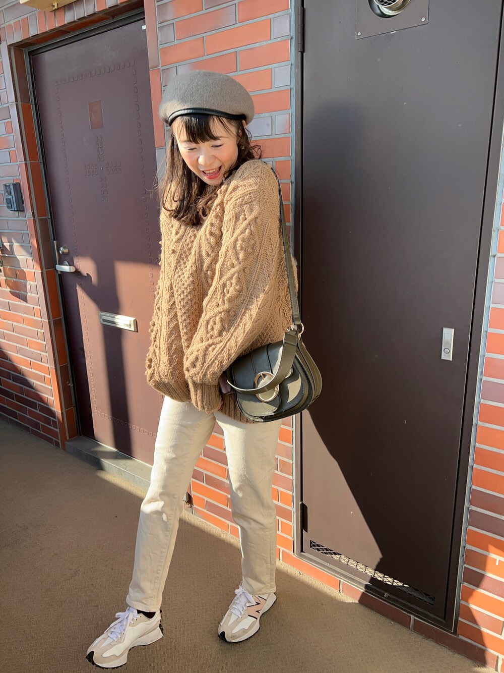 「TOMORROWLAND のアイテム（デニムパンツ、ホワイト系）」を使った、chaozu/chami さん（レディース・160cm）の冬コーディネートの1枚目の写真