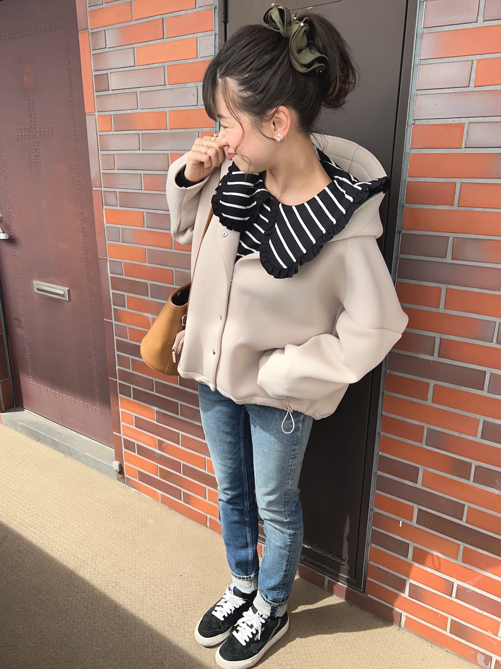 「襟付きトップス、フリークスストア(FREAK'S STORE)、フリークスストア、ポロラルフローレン、デニムコーデ」｜「MARBLE WALTSのアイテム（パーカー、ベージュ系）」を使った、chaozu/chami さん（レディース・160cm）の春コーディネートの1枚目の写真