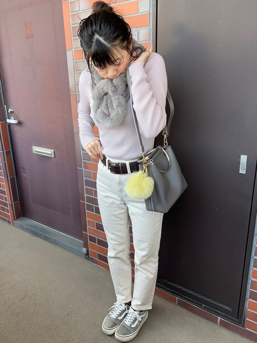 「OIOIデパートのアイテム（マフラー、グレー系）」を使った、chaozu/chami さん（レディース・160cm）の冬コーディネートの1枚目の写真