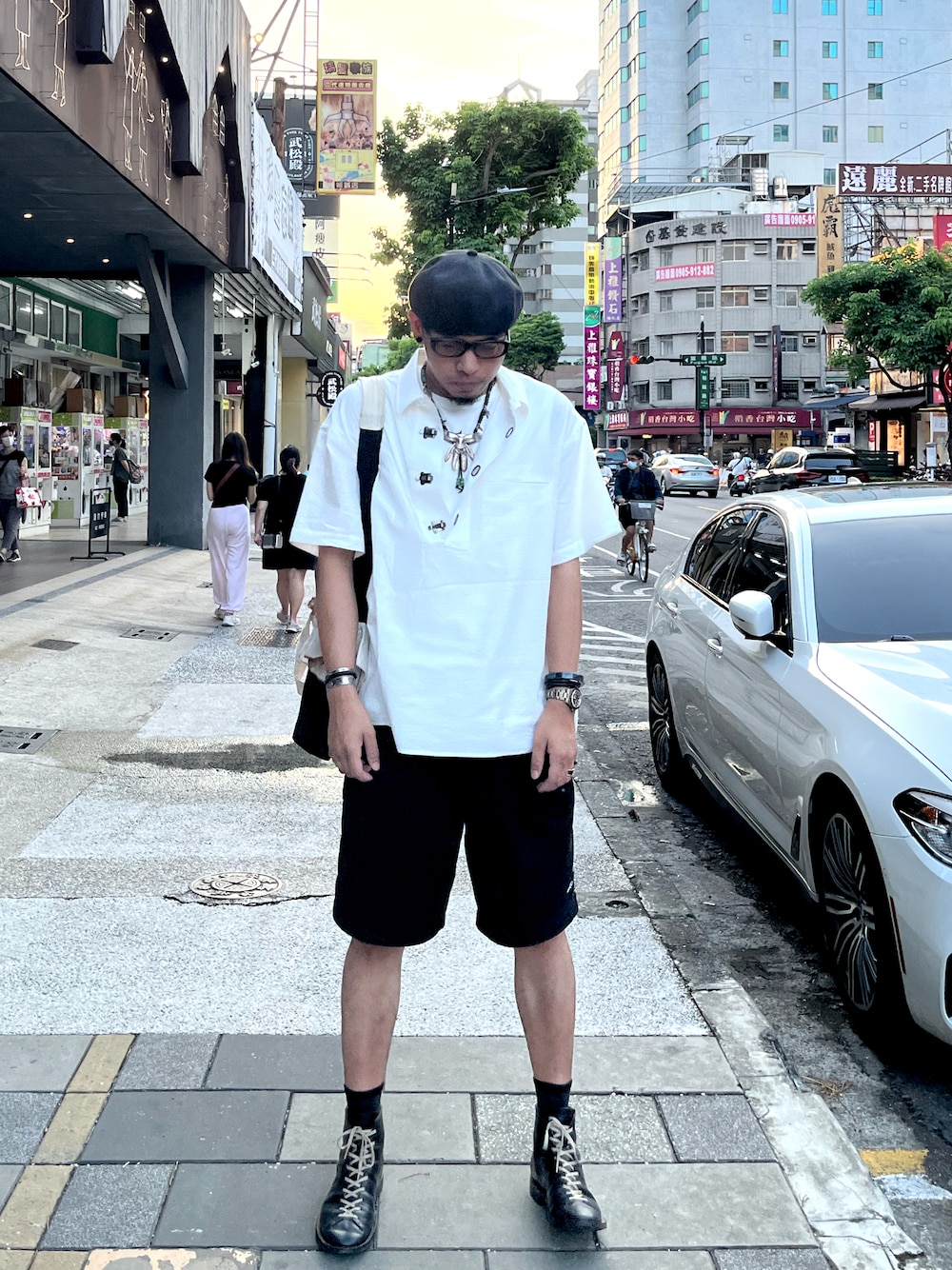 「Rolling dub trioのアイテム（ブーツ、ブラック系）」を使った、Dylanさん（メンズ・181cm）の夏コーディネートの1枚目の写真