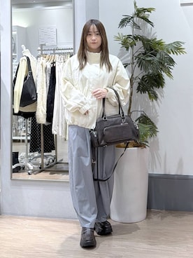 「LOWRYS FARM（ローリーズファーム）のボリュームショートモンスターコート　288194（ナイロンジャケット、ホワイト系）」を使った、emiriさん（レディース・157cm）の冬コーディネート