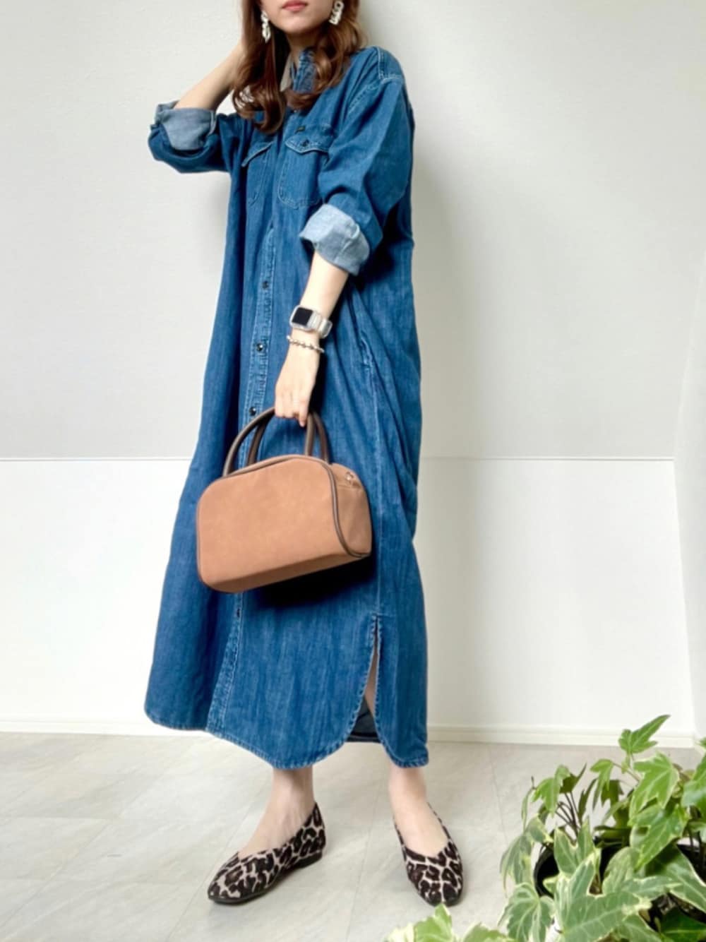 「秋コーデ、URBAN RESEARCH ROSSO、シンプルコーデ、シャツワンピ、ワンピース、デニムシャツ、大人カジュアル、ゆるコーデ、オトナカジュアル、RODE SKO、ALTROSE、パンプス、低身長、きれいめカジュアル、シャツスタイル」｜「URBAN RESEARCH ROSSOの【別注】ROSSO×Lee　WORK DRESS（ワンピース、ブルー系）」を使った、＊𝒂𝒎𝒆𝒍𝒊𝒆𝒆＊さん（レディース・158cm）の秋コーディネートの1枚目の写真