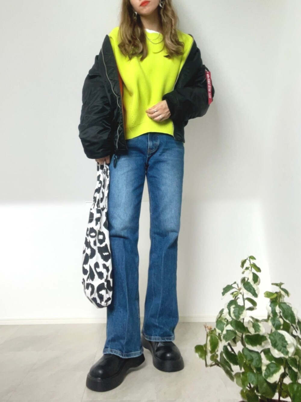 「bohmal_official、bohmal、ボマール、bohmal_style、ダンボールニット、alpha、MA-1、EDWIN、デニム、パンツスタイル、メンズライク、韓国ファッション、ストリート、CITEN、秋コーデ」｜「ALPHAのAlpha Industries/アルファインダストリーズ MA-1 CORE SPEC フライトジャケット（U.S.サイズ）リバーシブル（MA-1、ブラック系）」を使った、＊𝒂𝒎𝒆𝒍𝒊𝒆𝒆＊さん（レディース・158cm）の秋コーディネートの1枚目の写真