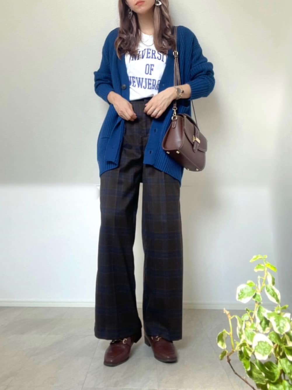 ãã«ãŒç³»ã®ããã/ã»ãŒã¿ãŒããã¯ã€ãç³»ã®Tã·ã£ã/ã«ãããœãŒããã©ãŠã³ç³»ã®ããŒãã¡ãŒãççšããã¬ãã£ãŒã¹ã®ç§ã³ãŒãã£ããŒãã®1æç®ã®åç