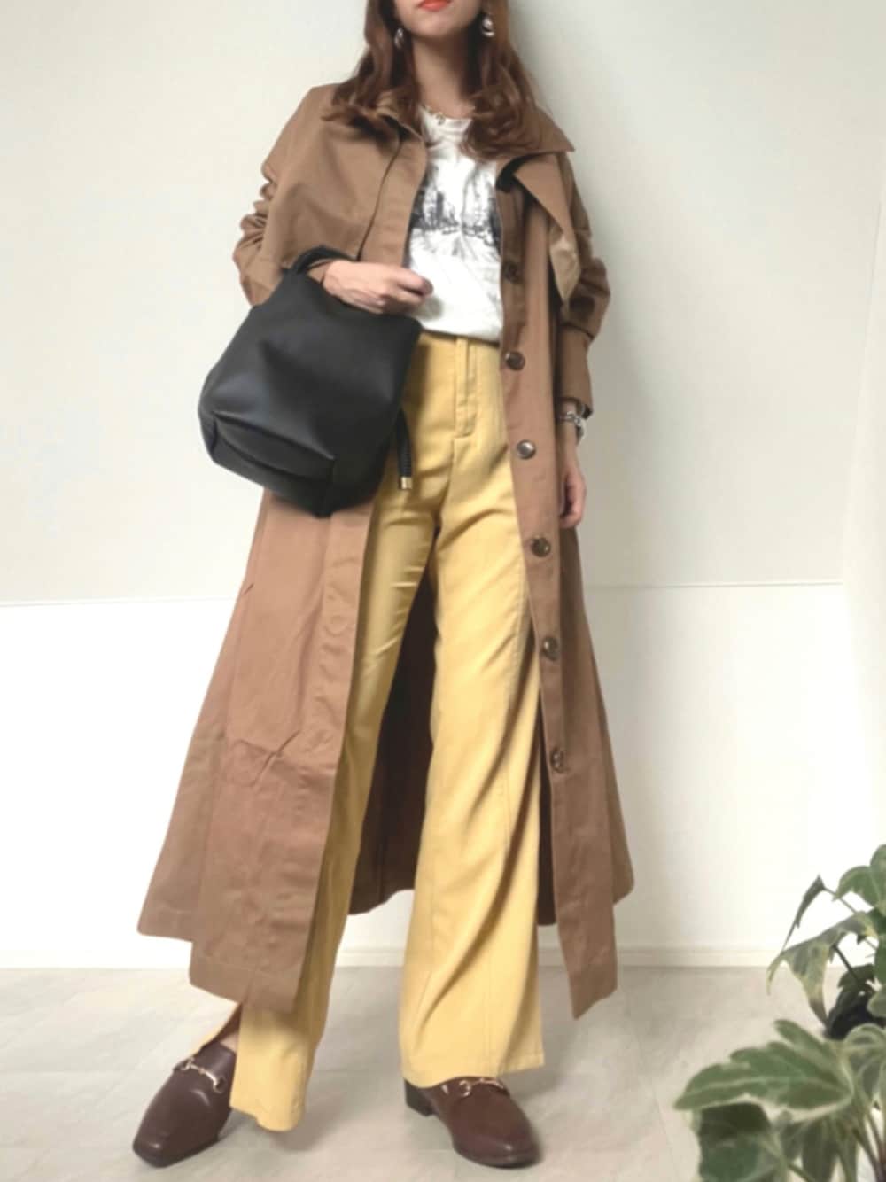 「シンプル、トレンチコート、カラーパンツ、ローファー、大人カジュアル、大人コーデ、zucca、きれいめカジュアル、シンプルコーデ、通勤コーデ、低身長、オフィスカジュアル、オトナカジュアル、UNFIELD、4youstory」｜「UNFIELDの【UNFIELD スタンドカラーBigトレンチ】（トレンチコート、ベージュ系）」を使った、＊𝒂𝒎𝒆𝒍𝒊𝒆𝒆＊さん（レディース・158cm）の秋コーディネートの1枚目の写真