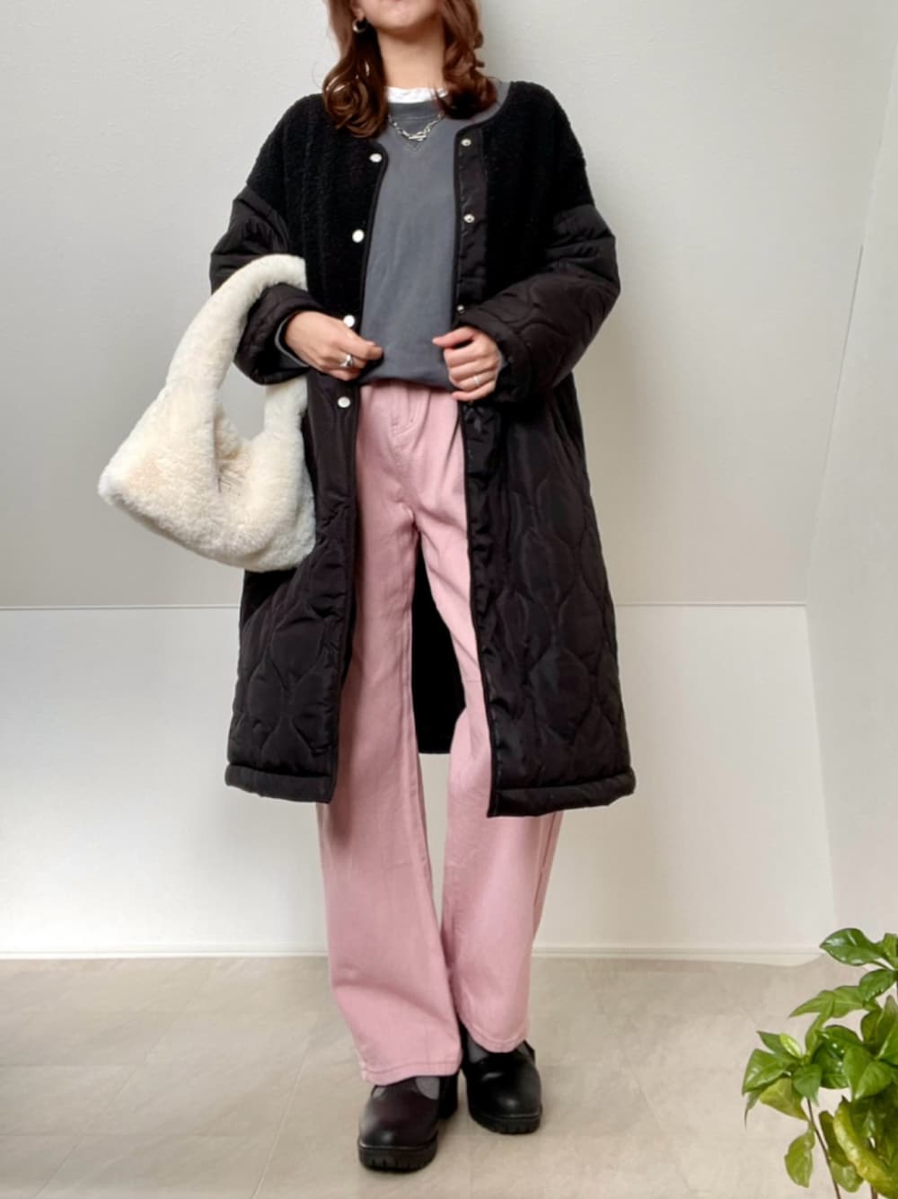 「La-gemme、shein、カラーコーデ、キルティング、冬コーデ、ロングコート、プチプラ」｜「La-gemmeのキルティング ボアコート（その他アウター、ブラック系）」を使った、＊𝒂𝒎𝒆𝒍𝒊𝒆𝒆＊さん（レディース・158cm）の冬コーディネートの1枚目の写真
