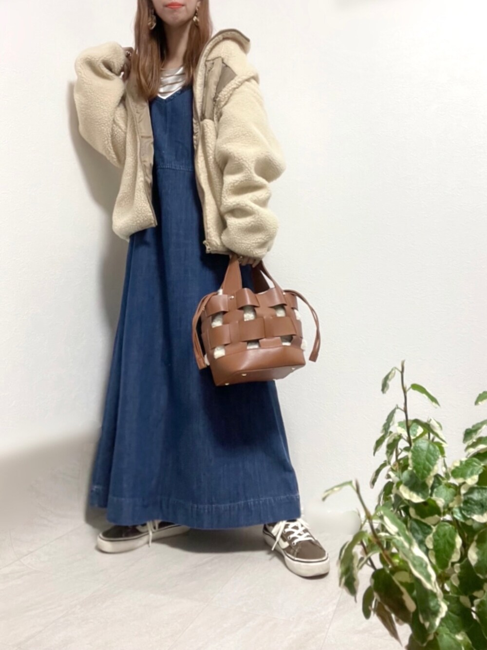 「スニーカー、VANS、シンプル、LEE、冬コーデ、しまむら、ボアジャケット、楽チンコーデ、ママコーデ、キャミワンピ、オトナカジュアル、秋冬コーデ、U.S.POLO ASSN.、chacocloset」｜「U.S. POLO ASSN.のU.S. POLO ASSN./ユーエスポロアッスンポケット配色パイピング別注ボアジャケット（ブルゾン、ベージュ系）」を使った、＊𝒂𝒎𝒆𝒍𝒊𝒆𝒆＊さん（レディース・158cm）の秋コーディネートの1枚目の写真