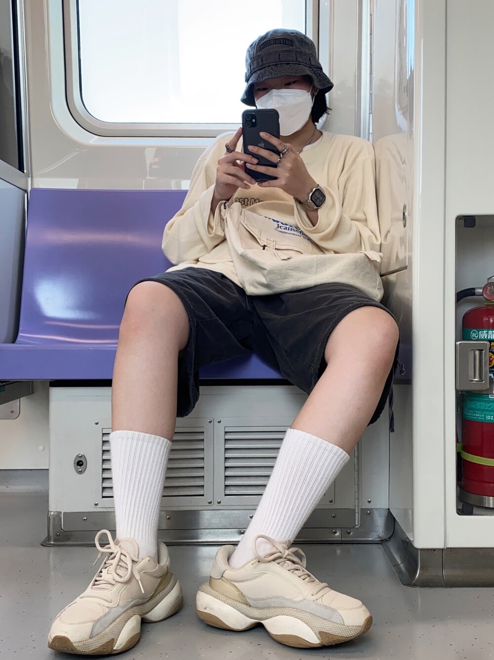 「thisisneverthatのアイテム（キャップ、グレー系）」を使った、ppさん（レディース・173cm）の春コーディネートの1枚目の写真