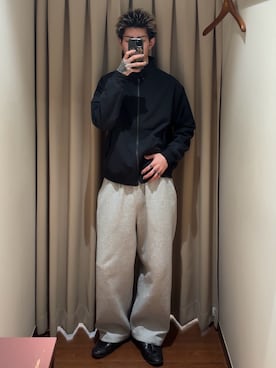 「ITEMS URBANRESEARCH（アイテムズ アーバンリサーチ）のTRストレッチ ハリントンジャケット（ブルゾン、ブラック系）」を使った、Mitsuki Moriyamaさん（メンズ・175cm）の春コーディネート