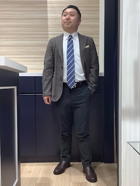 「TOKYO SHIRTS（トウキョウシャツ）の【くまのプーさん】形態安定ノンアイロン ボタンダウン 長袖ビジネスワイシャツ（ビジネスシャツ、ホワイト系）」を使った、BRICK HOUSE by Tokyo Shirts 久留米ゆめタウン店さん（メンズ・160cm）の春コーディネート