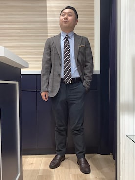 「TOKYO SHIRTS（トウキョウシャツ）の【くまのプーさん】形態安定ノンアイロン ボタンダウン 長袖ビジネスワイシャツ（ビジネスシャツ、ブルー系）」を使った、BRICK HOUSE by Tokyo Shirts 久留米ゆめタウン店さん（メンズ・160cm）の春コーディネート