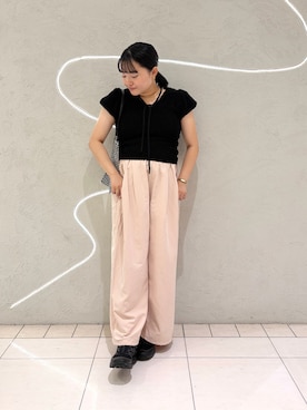 「KBF（ケイビーエフ）のZIPポケットワイドパンツ（その他パンツ、ピンク系）」を使った、MORIさん（レディース・159cm）の秋コーディネート