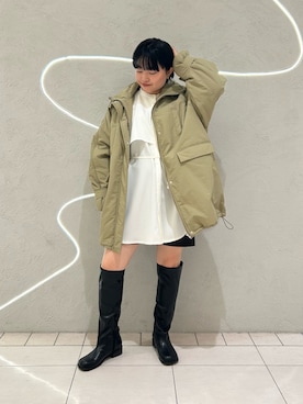 「KBF（ケイビーエフ）のモンスターパテッドミドルコート（ダウンジャケット/コート）」を使った、MORIさん（レディース・159cm）の秋コーディネート