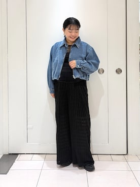 「KBF（ケイビーエフ）のバルーンデニムブルゾン（デニムジャケット、ブルー系）」を使った、MORIさん（レディース・159cm）の秋コーディネート