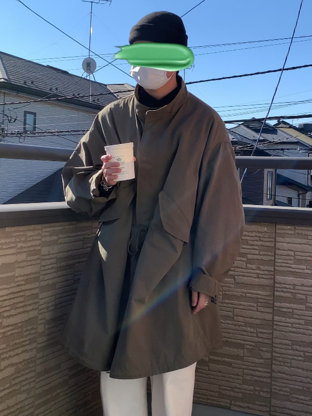 「M65、休日スタイル、オーバーサイズ、ビッグシルエット、冬コーデ、お洒落さんとつながりたい、古着、古着好きな人と繋がりたい、カジュアル、休日コーデ、白パンツ、シンプルコーデ、古着コーデ、ニット帽」｜「FREAK'S STOREのWEB限定 ビッグシルエット M-65 ライナーセットモッズコート/コート＆キルティングライナーセット/2枚セット/3WAY（モッズコート、グリーン系）」を使った、someさん（メンズ・163cm）の冬コーディネートの1枚目の写真