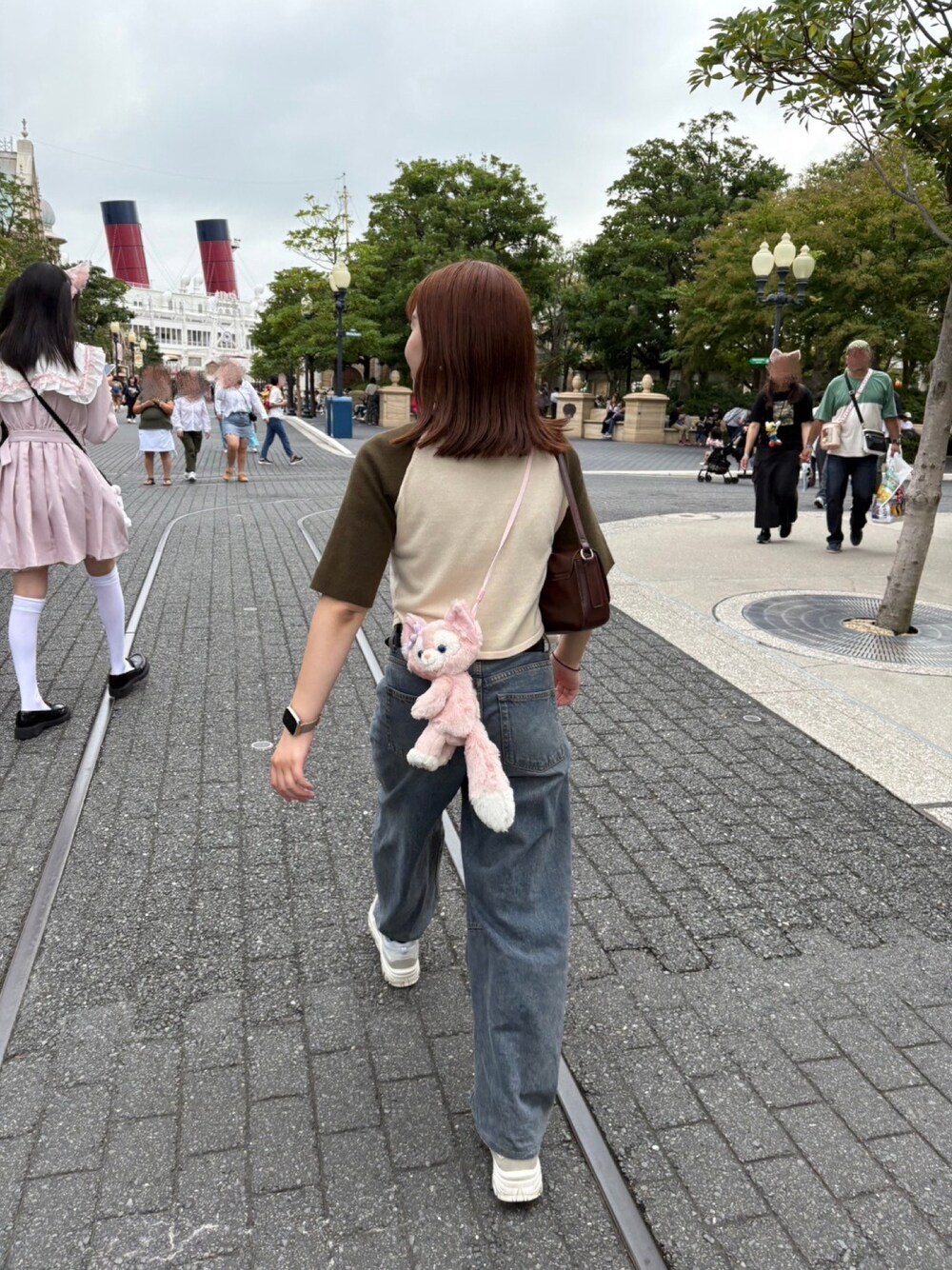 「JIMWAGのアイテム（シャツ/ブラウス、ベージュ系）」を使った、Miyüさん（レディース・156cm）の秋コーディネートの1枚目の写真
