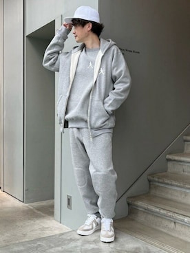 「タケオキクチ(TAKEO KIKUCHI)」｜「アイテム（スウェット）」を使った、TAKEO KIKUCHIさん（メンズ・176cm）の春コーディネート