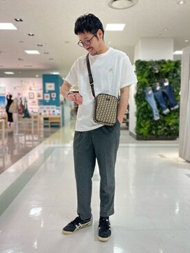 「TAKEO KIKUCHI（タケオキクチ）のアイテム（スーツパンツ）」を使った、TAKEO KIKUCHIさん（メンズ・173cm）の春コーディネート