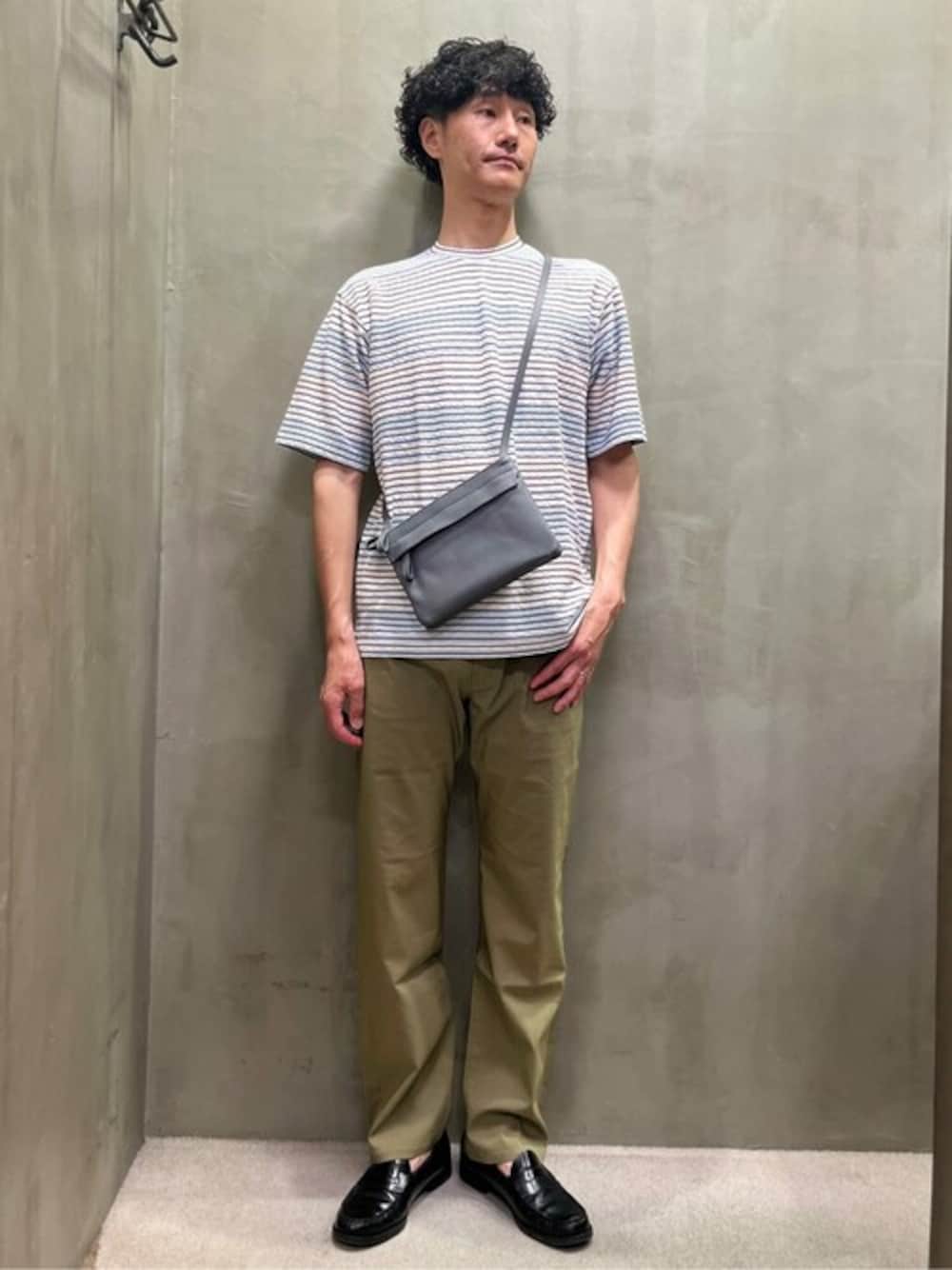 「TAKEO KIKUCHIのヘリンボンボーダー 半袖カットソー（Tシャツ/カットソー、ブルー系）」を使った、TAKEO KIKUCHIさん（メンズ・180cm）の春コーディネートの1枚目の写真